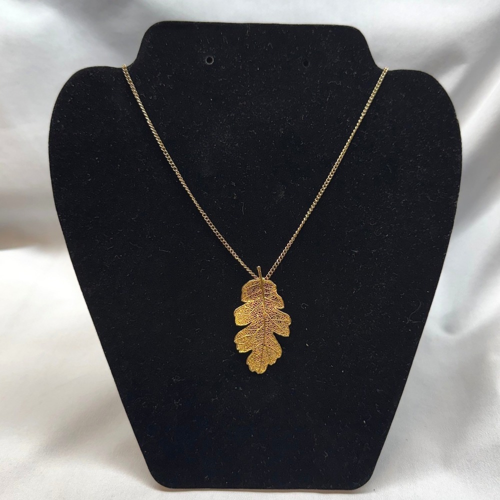 Unbranded Oak Leaf Necklace Women OS Gold Excellent Filigree Nature Pendant